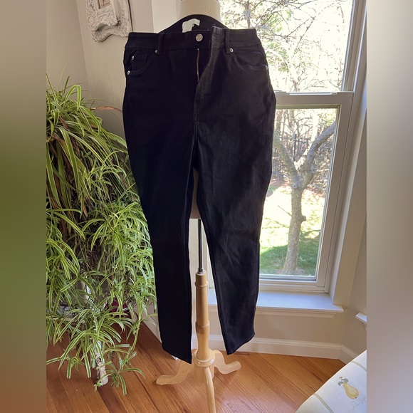 H&M Black Denim Jeans - Picture 1 of 7